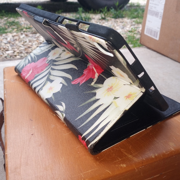 Samsung Galaxy Tab S6 Lite Floral Case - Picture 6 of 7